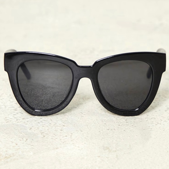 🍋2/$30 New PLT Black Flared Rounded Sunglasses - Picture 2 of 4